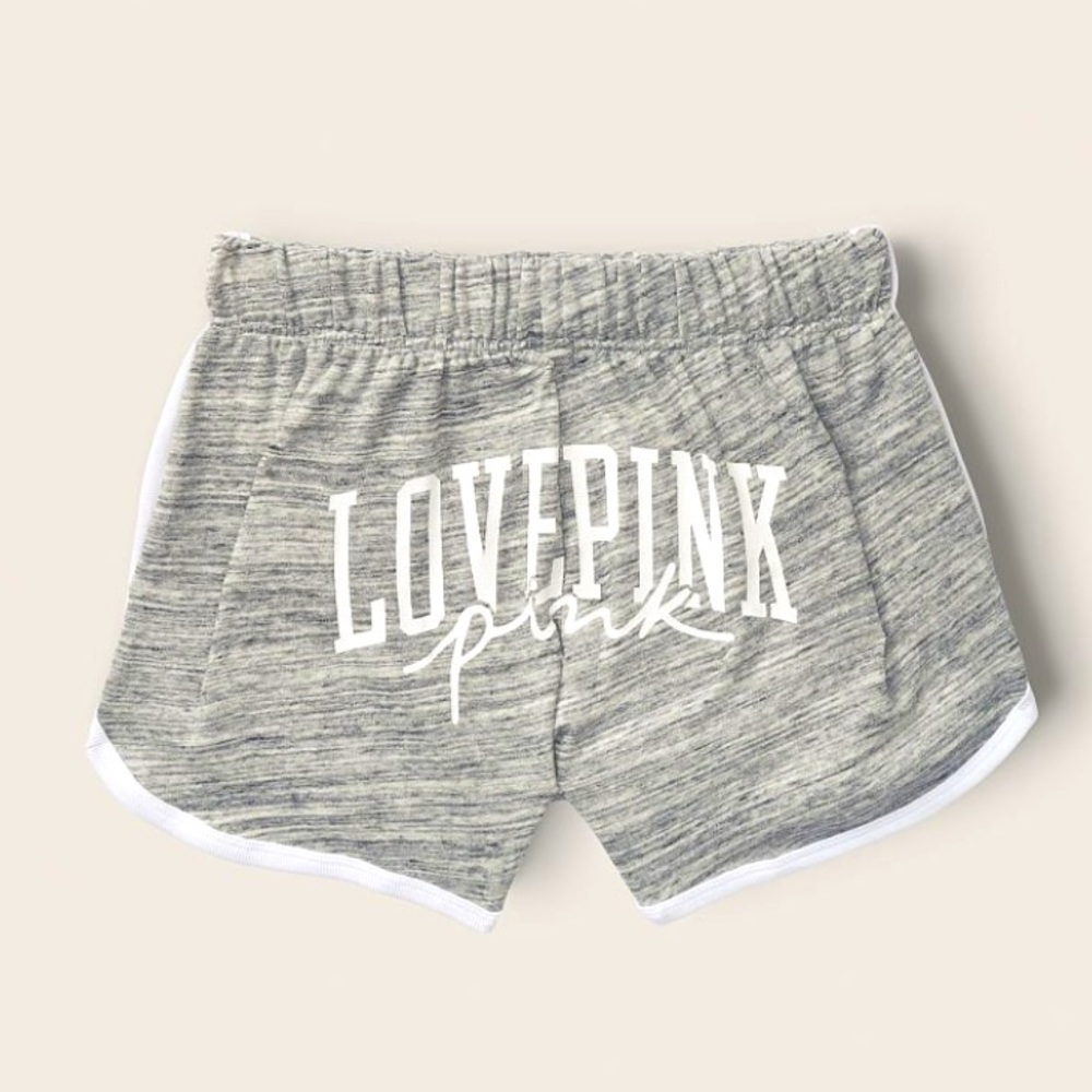 😍VS PINK Varsity Short
